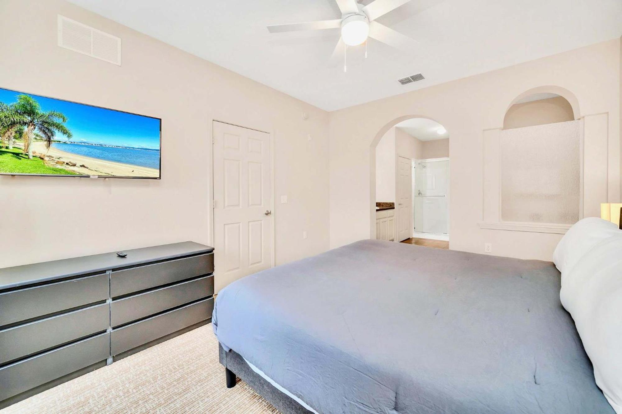 Hébergement de vacances Luxury 2br - Pool & Hot Tub - Near *