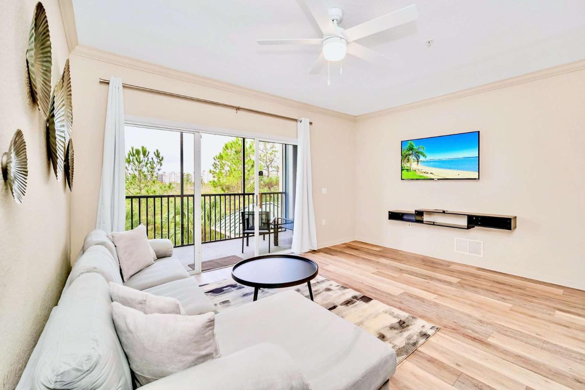 Hébergement de vacances Luxury 2br - Pool & Hot Tub - Near *