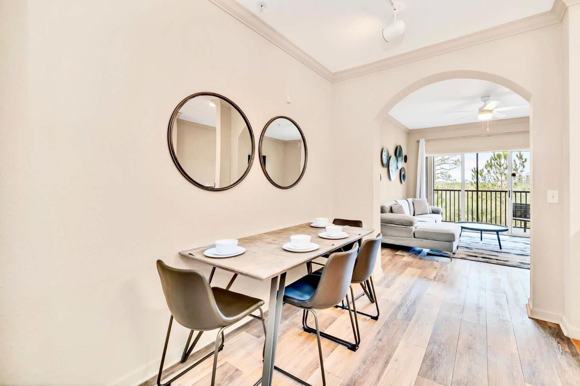 Luxury 2br - Pool & Hot Tub - Near Hébergement de vacances